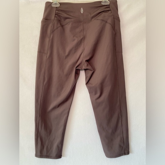 Free People Movement Cropped Capri Leggings Brown Large - Picture 5 of 10